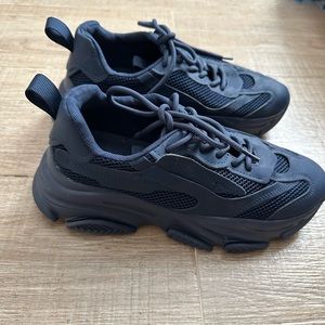 Steve Madden Possession Sneaker